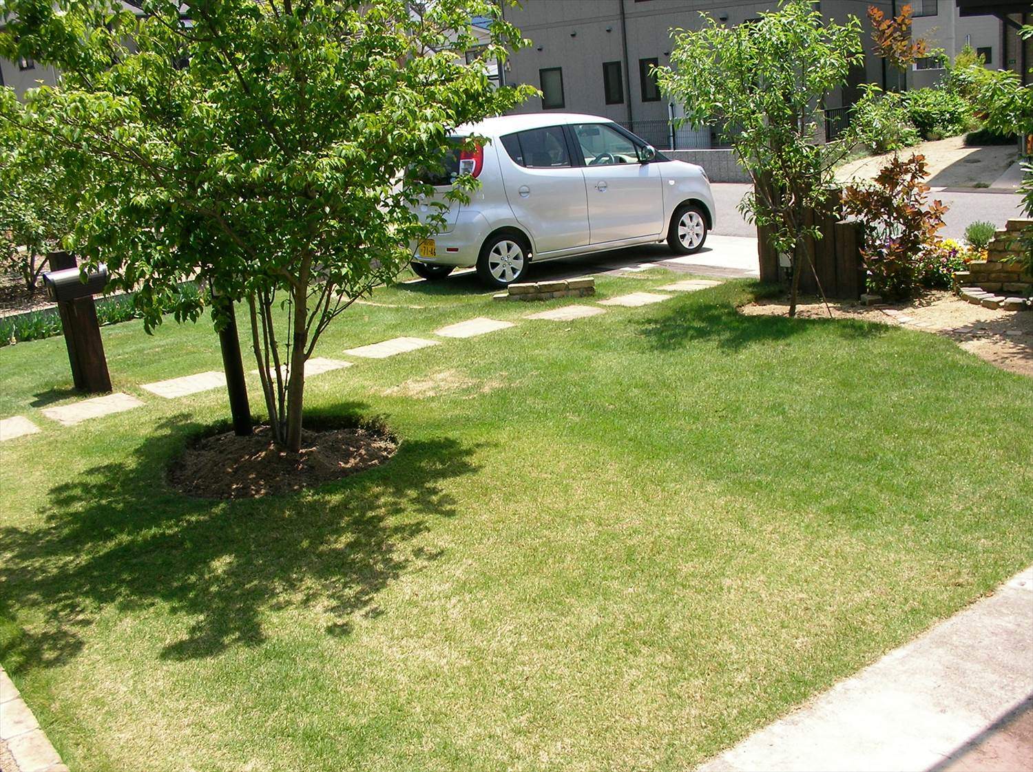 芝生の肥料選び方や効果 まき方 注意点を徹底解説 芝生のお手入れとガーデニング
